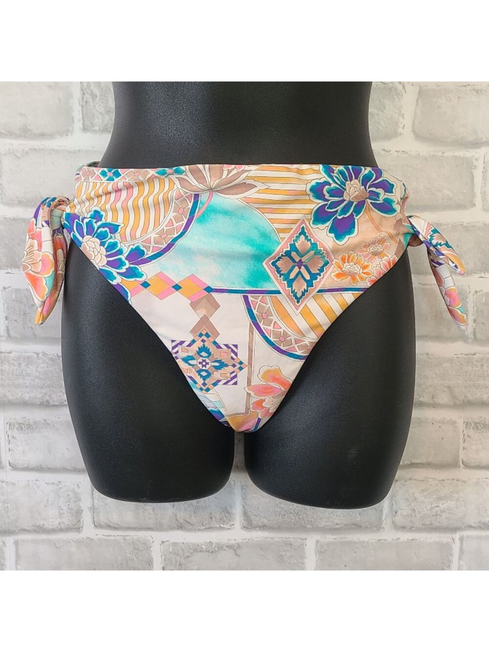 O'neill Womens Zephora Encinitas Bikini Bottom NEW Swim Med Beach Tropical $55
